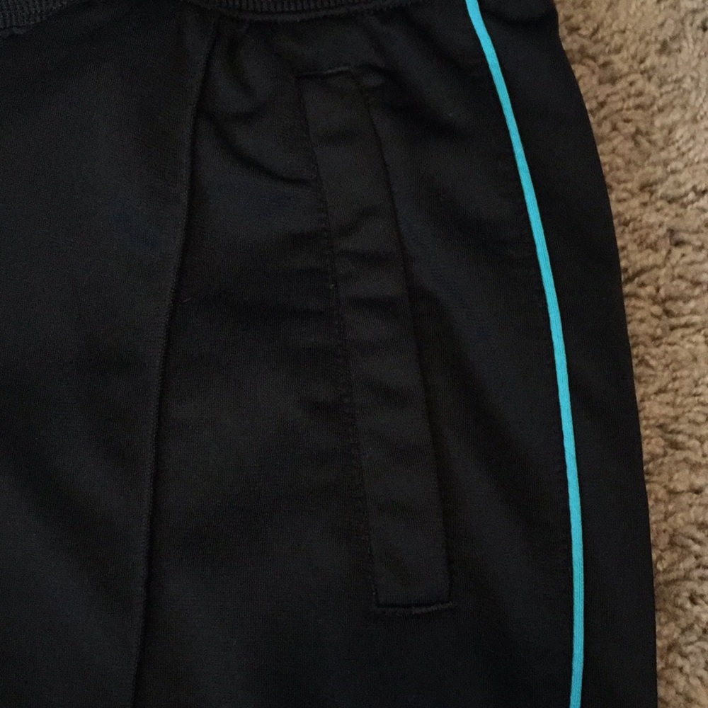 Nike - Picture 3 of 4